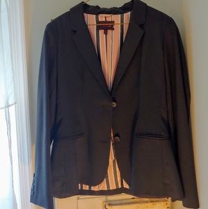 Thomas Pink classy and sexy suite blazer